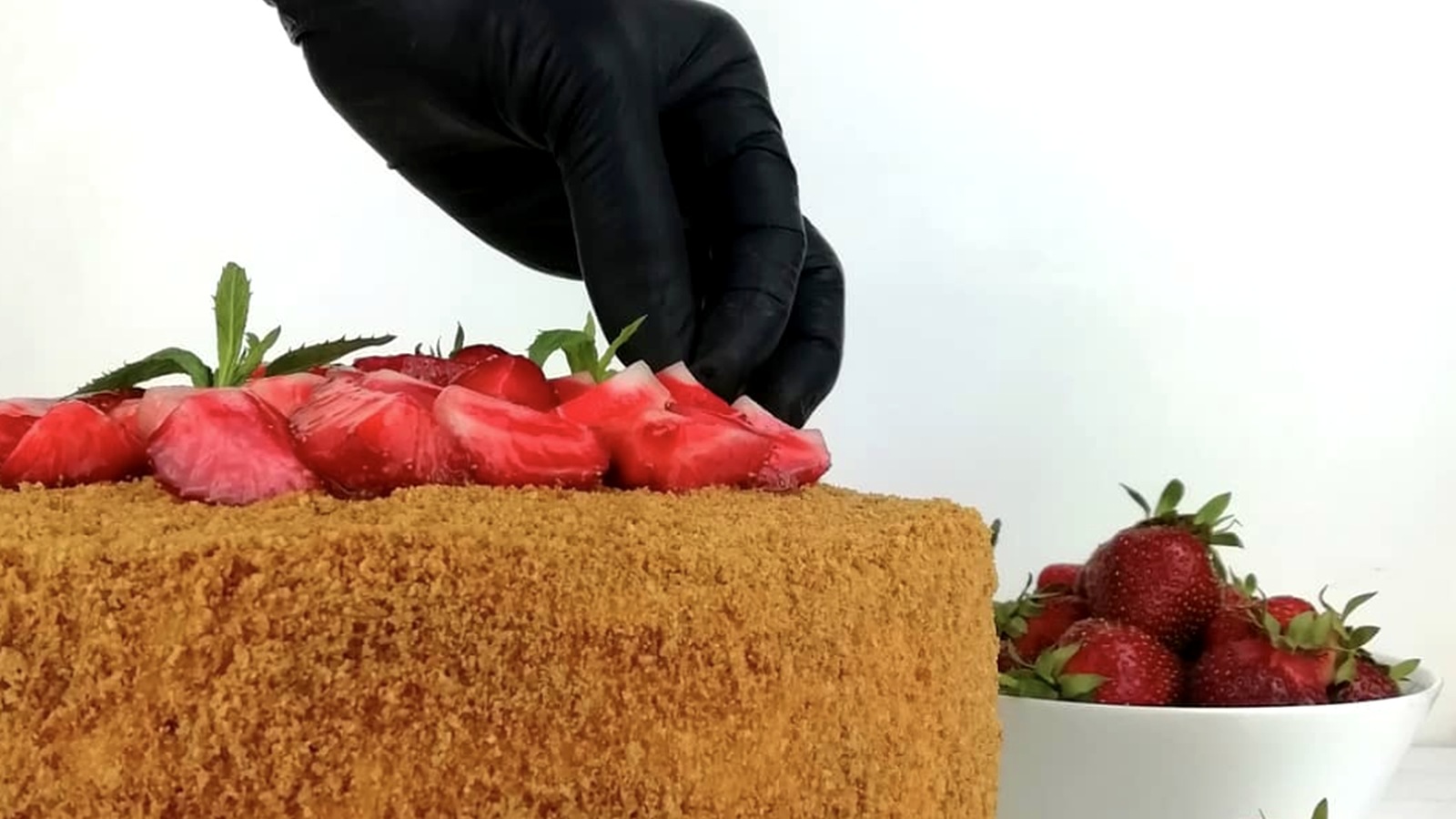 Медовик з абрикосовим конфі: рецепт з Пектином NH ILBakery